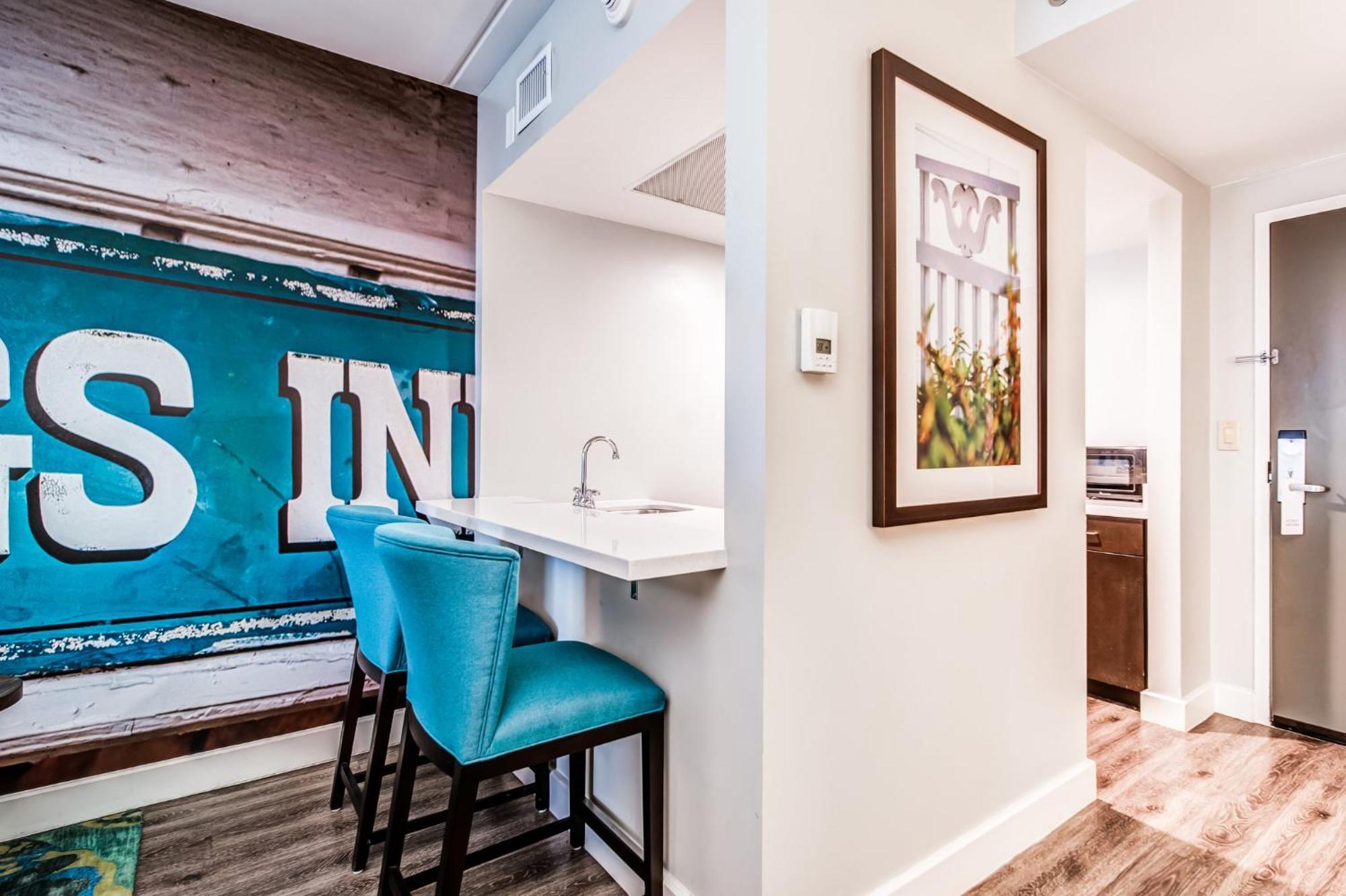 Hotel Indigo Atlanta Vinings By Ihg Smyrna Exterior photo